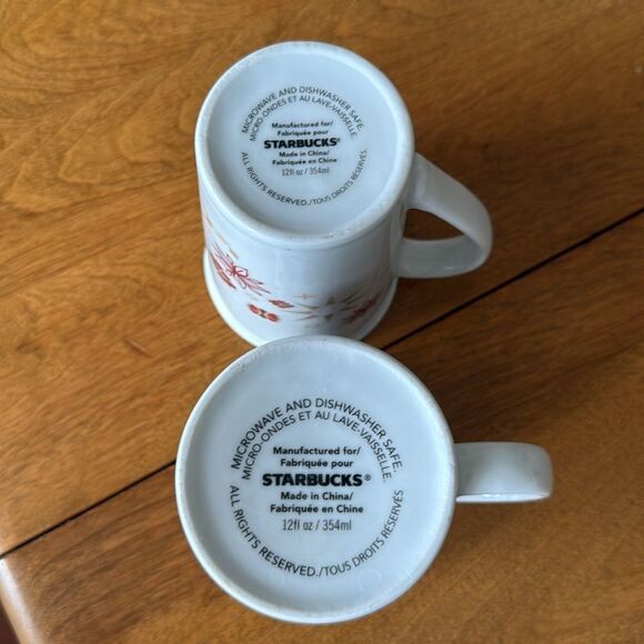 Set of 2 Starbucks holiday mugs - Picture 4 of 4